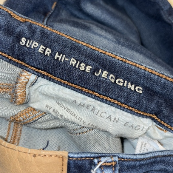 American Eagle jegging jean distressed knees/ankle button/zip pockets Sz 8 short - Picture 7 of 10